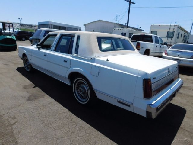 1989 Lincoln Town Car - photo 6