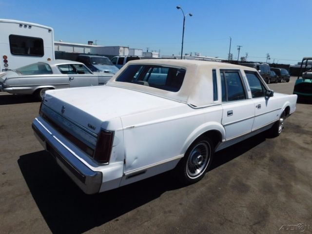 1989 Lincoln Town Car - photo 7