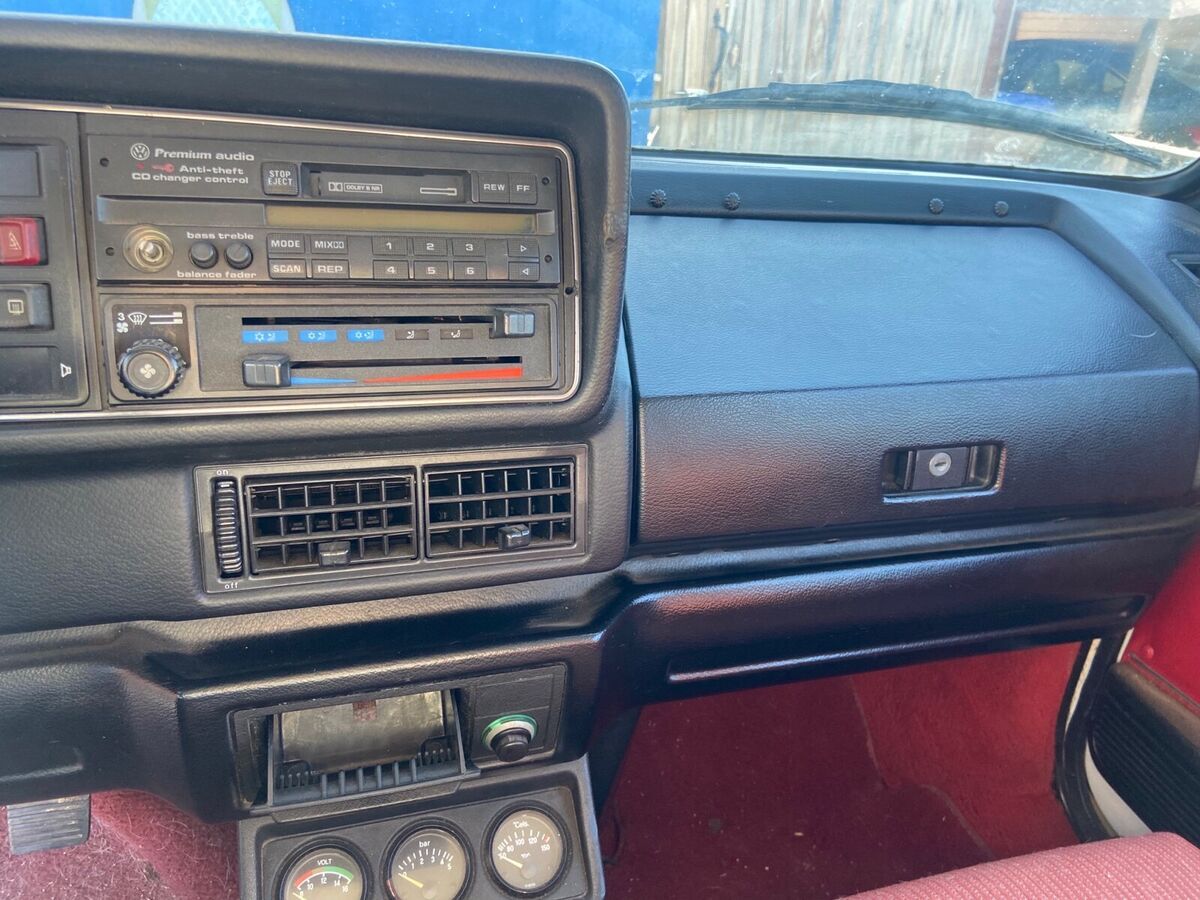 1989 Volkswagen Cabrio - photo 11