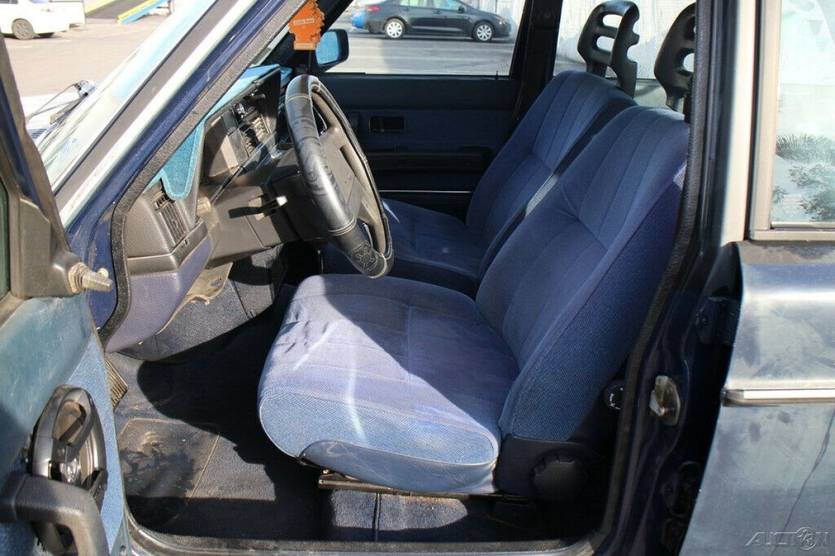 1989 Volvo 240 GL - photo 11