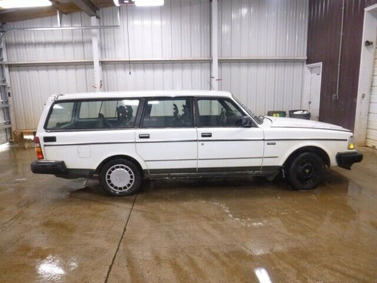 1989 Volvo 240 DL - photo 4