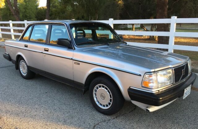 1989 Volvo 240 DL SEDAN (California) - photo 2