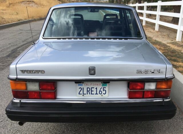 1989 Volvo 240 DL SEDAN (California) - photo 4