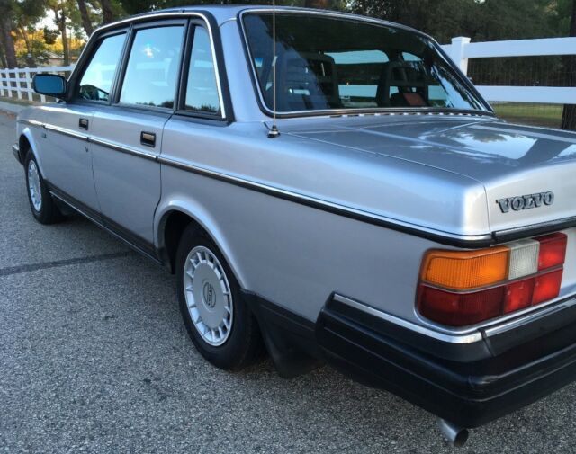 1989 Volvo 240 DL SEDAN (California) - photo 5