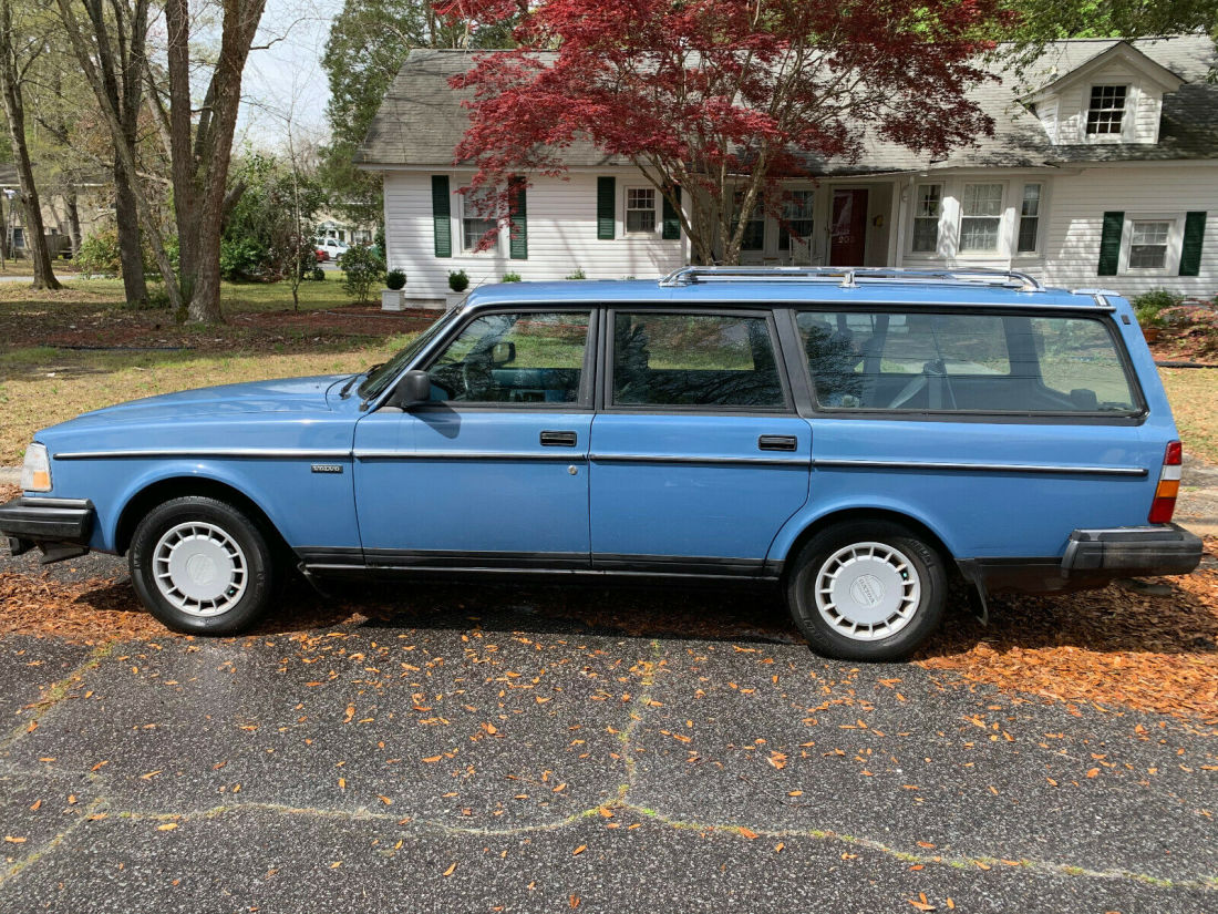 1989 Volvo 240 DL wagon; 213,479 miles; manual transmission 1989 Volvo 240 DL