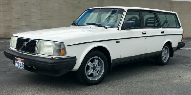 1989 Volvo 240 DL Wagon 5 Speed Manual - Very Clean 1989 Volvo 240 DL