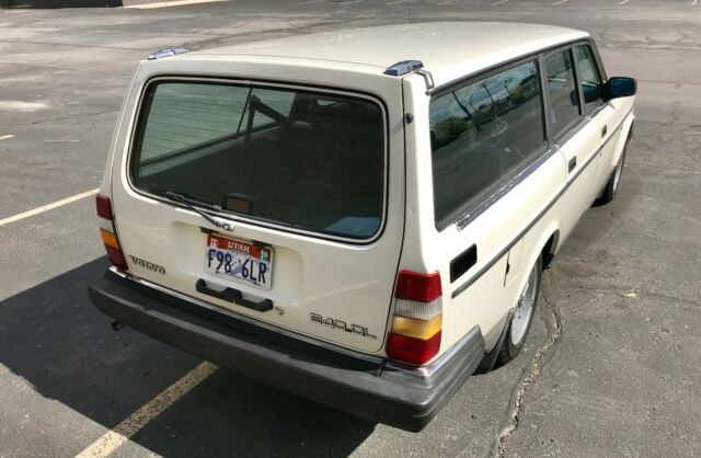 1989 Volvo 240 DL - photo 4