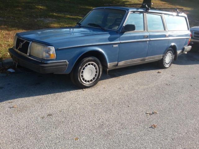 1989 Volvo 240 GL Wagon 5spd Manual Low Miles 1989 Volvo 240