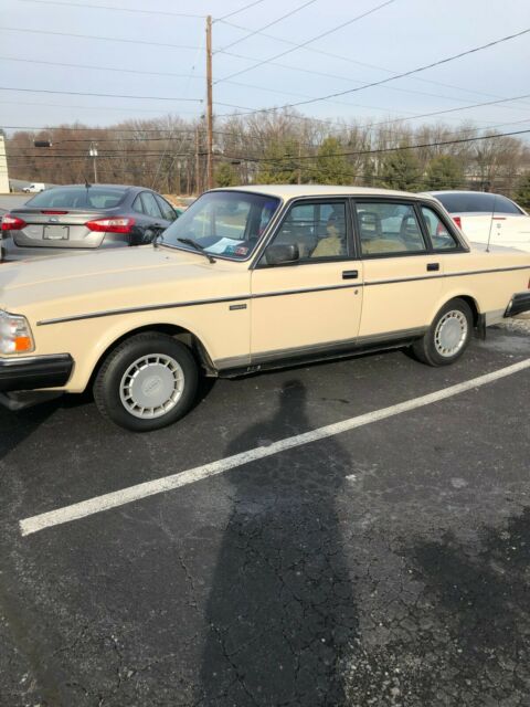 1989 Volvo 240 DL - photo 4