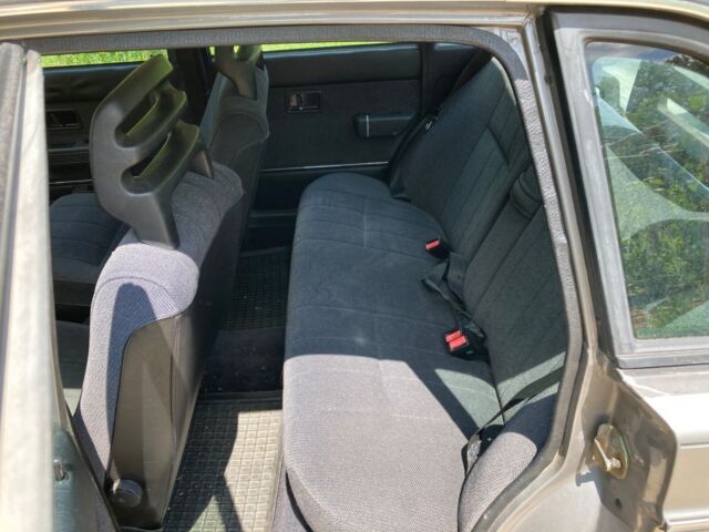 1989 Volvo 240 - photo 8