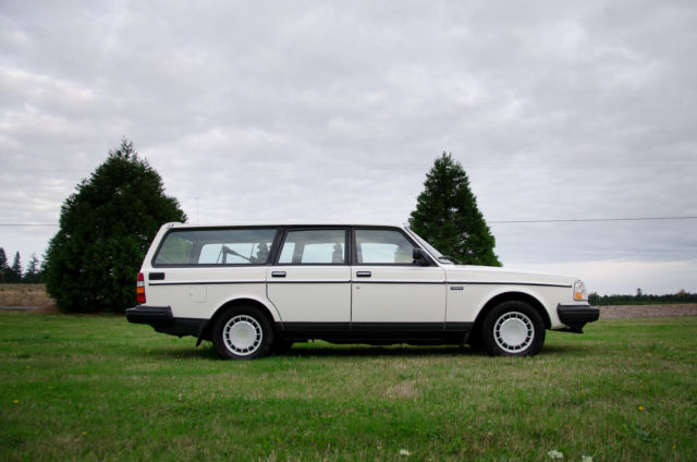 1989 Volvo 240 wagon 88k original miles ONE owner 1989 Volvo 240 DL
