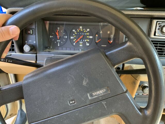 1989 Volvo 240 DL 4dr Sedan - photo 6