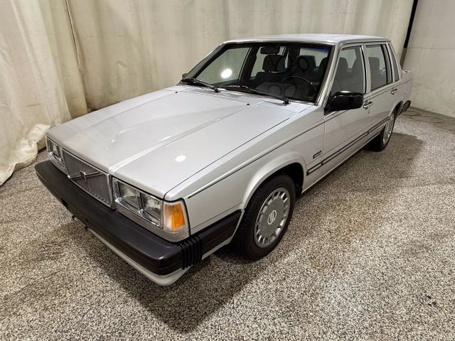 1989 Volvo 740 GL 4D Sedan - photo 2