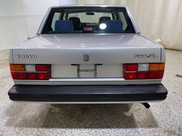 1989 Volvo 740 GL 4D Sedan - photo 5