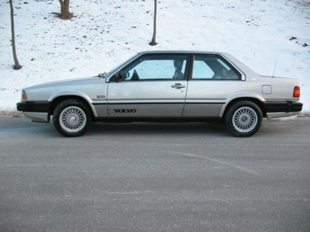 1989 Volvo 780 - photo 2