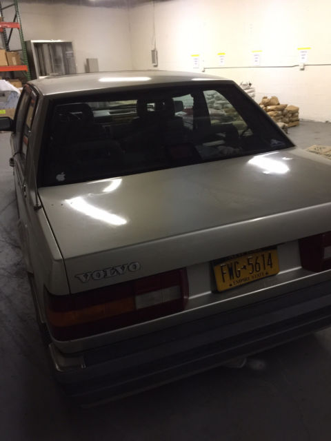 1989 Volvo 780 Body and paint in excellent shape - photo 10