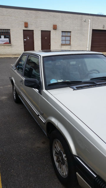 1989 Volvo 780 Body and paint in excellent shape - photo 2