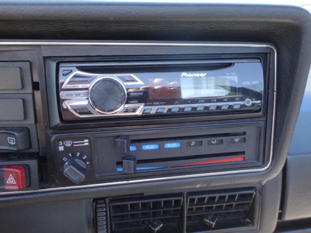 1989 Volkswagen Cabrio - photo 11