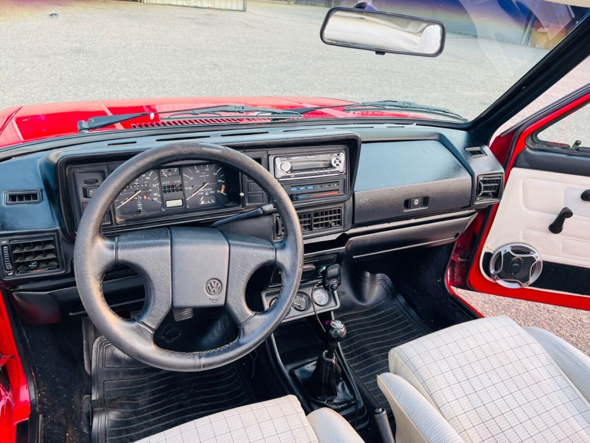 1989 Volkswagen Cabriolet - photo 2