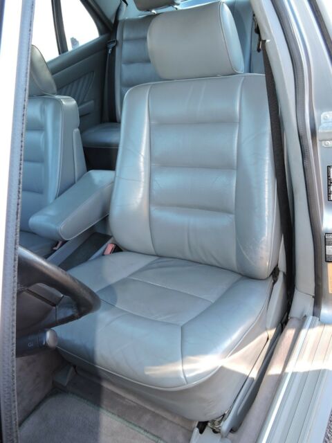 1989 Mercedes-Benz 500-Series 560SEL - photo 10