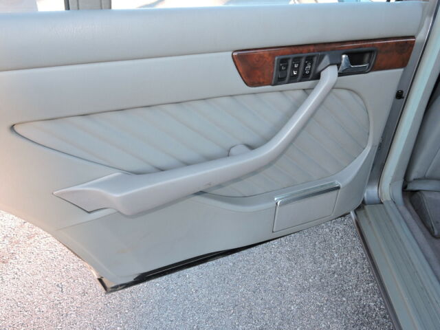 1989 Mercedes-Benz 500-Series 560SEL - photo 13