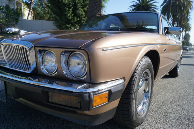 1988 Jaguar XJ6 VANDEN PLAS SEDAN WITH 22K ORIGINAL MILES! - photo 4