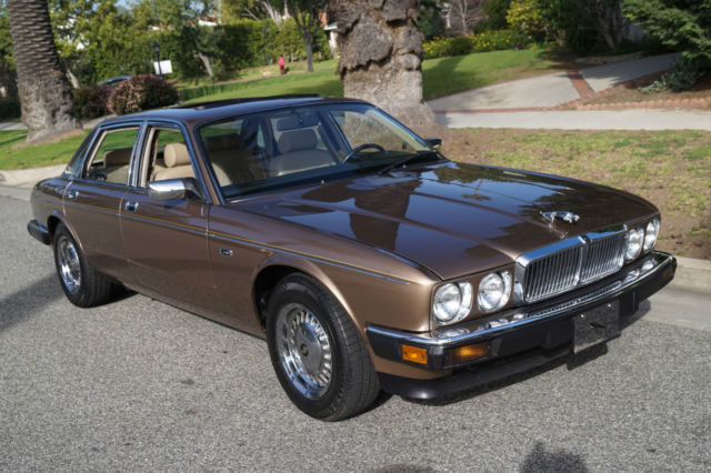 1988 Jaguar XJ6 VANDEN PLAS SEDAN WITH 22K ORIGINAL MILES! - photo 5
