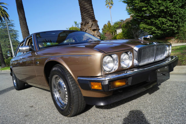 1988 Jaguar XJ6 VANDEN PLAS SEDAN WITH 22K ORIGINAL MILES! - photo 6