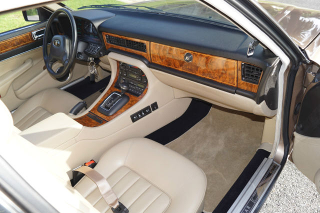 1988 Jaguar XJ6 VANDEN PLAS SEDAN WITH 22K ORIGINAL MILES! - photo 9