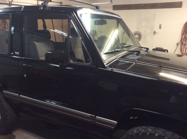 1989 Isuzu Trooper RS Sport Utility 2-Door - photo 7