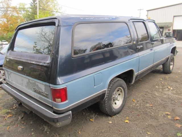 1990 Chevrolet Suburban - photo 2