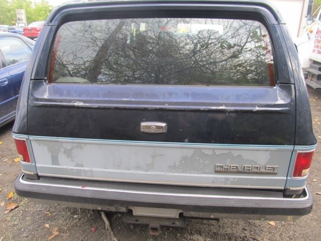 1990 Chevrolet Suburban - photo 3
