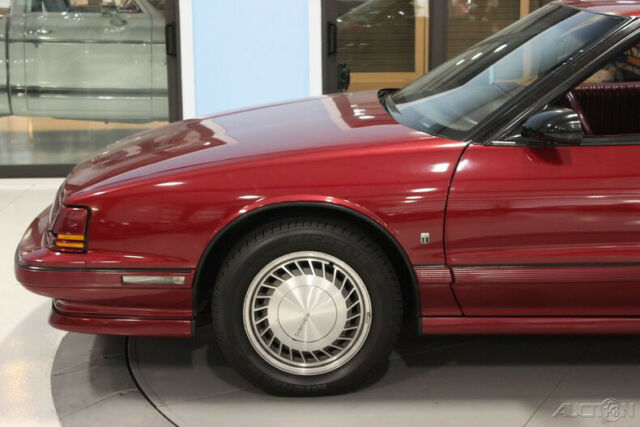 1990 Oldsmobile Toronado 2dr Coupe Trofeo - photo 13