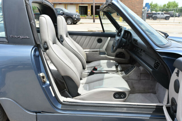 1990 Porsche 911 NO RESERVE!! 964 C4 manual Targa, Baltic Blue met - photo 9