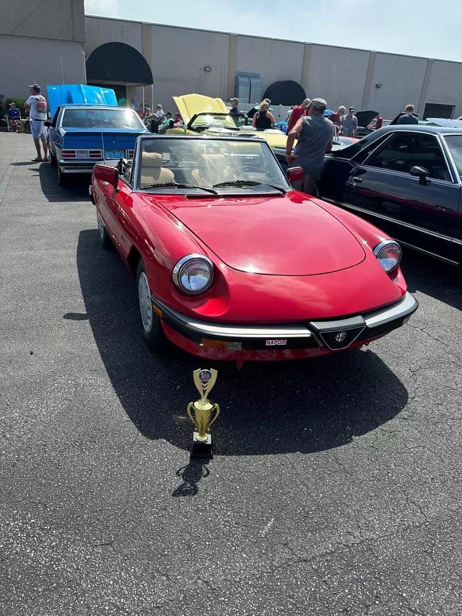 1990 Alfa Romeo Spider GRADUATE