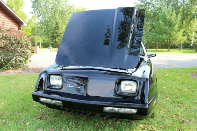 1990 Studebaker Avanti -- - photo 12
