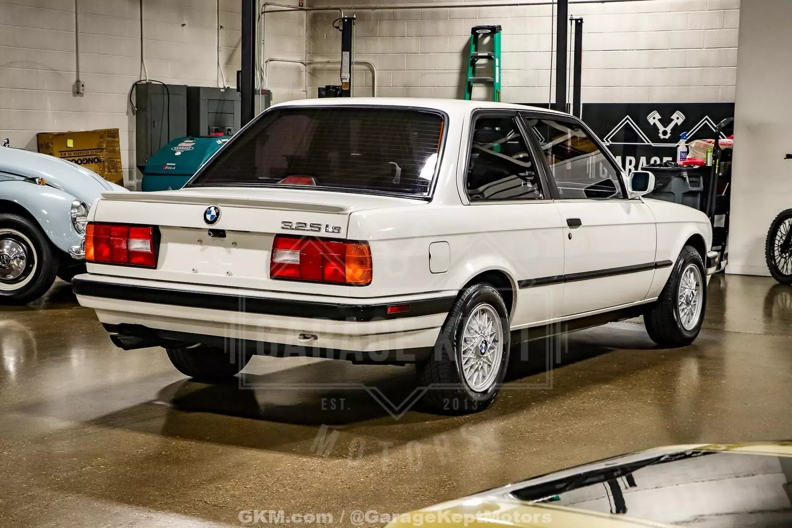 1990 BMW 3-Series 325is - photo 8