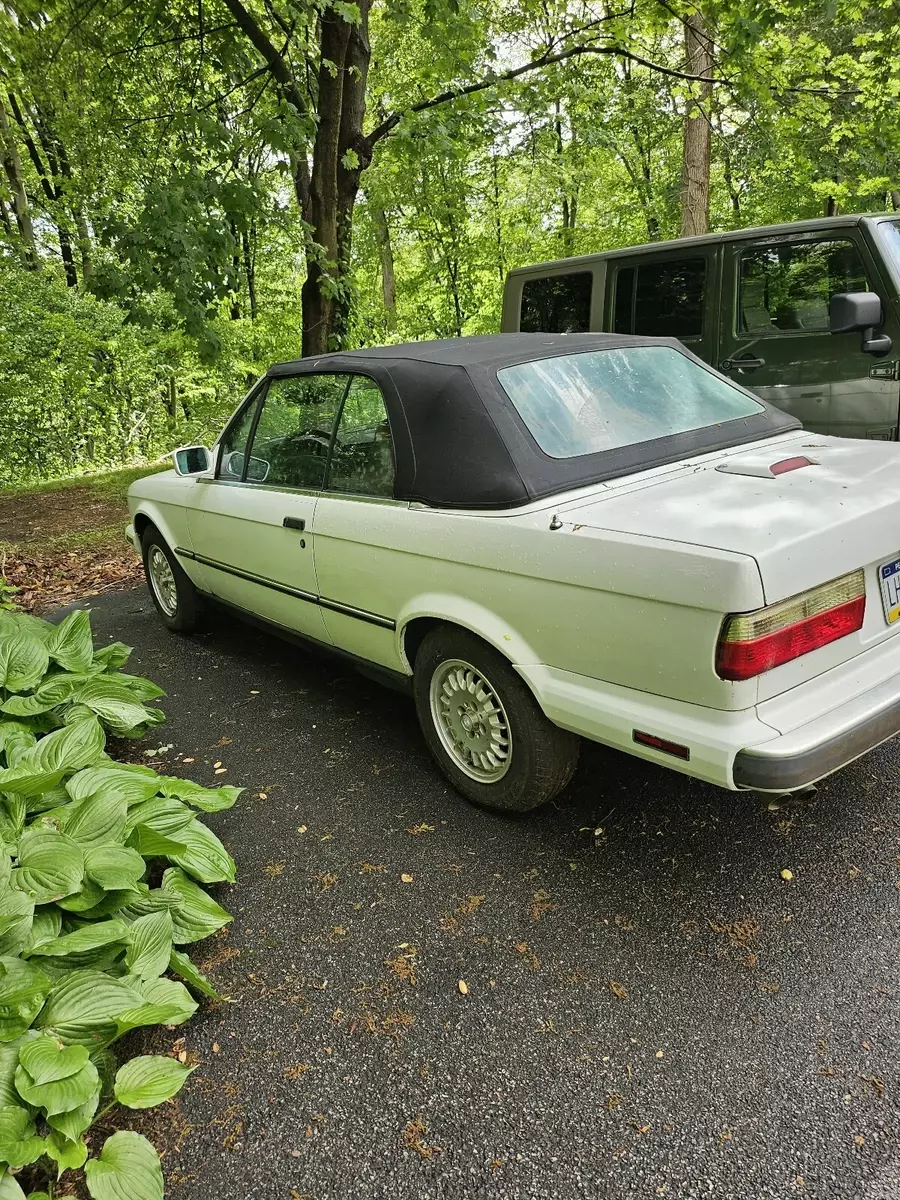 1990 BMW 325i Convertible White IC AUTOMATIC 1990 BMW 3-Series IC AUTOMATIC