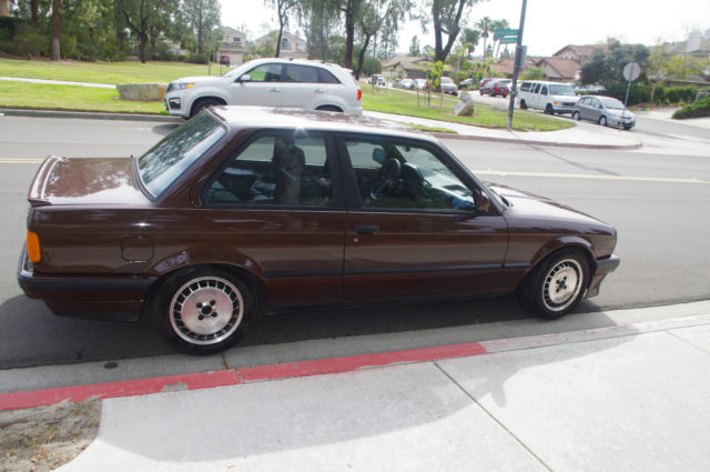 1990 BMW 3-Series 325is - photo 2