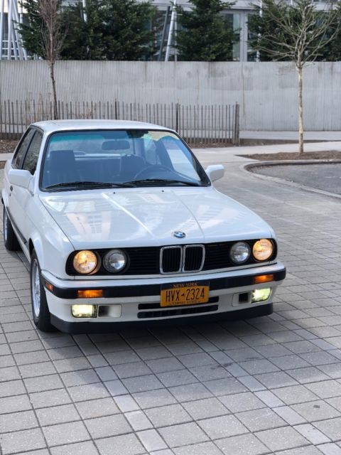 1990 BMW 3-Series 325is - photo 3