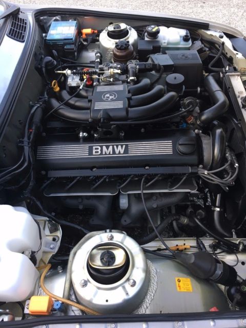 1990 BMW 3-Series Base Sedan 4-Door - photo 4
