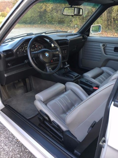 1990 BMW 3-Series Base Sedan 4-Door - photo 6