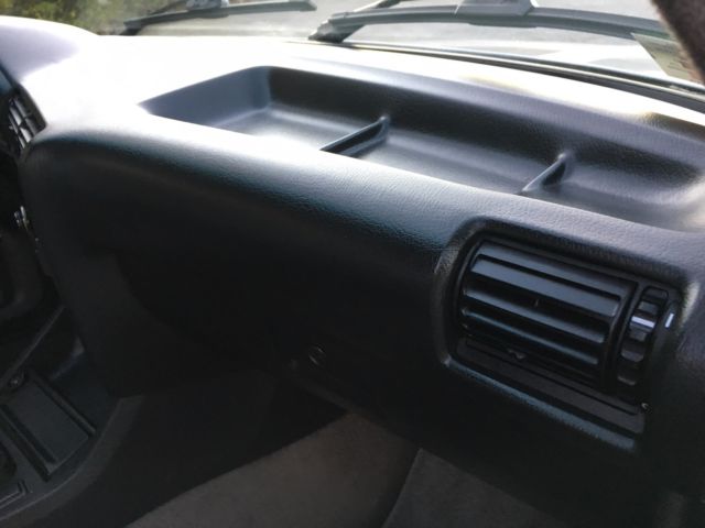 1990 BMW 3-Series Base Sedan 4-Door - photo 9