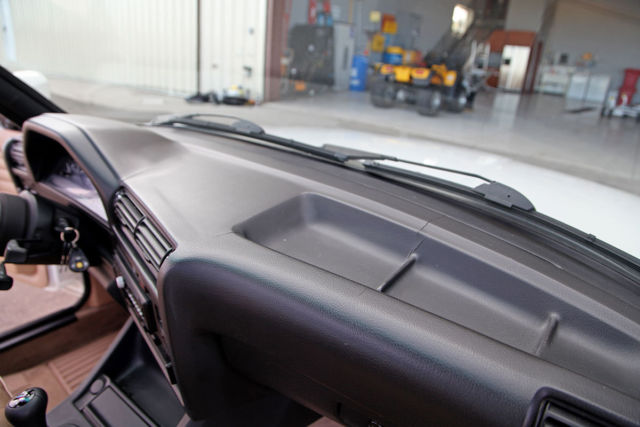 1990 BMW 3-Series Base Sedan 4-Door - photo 10