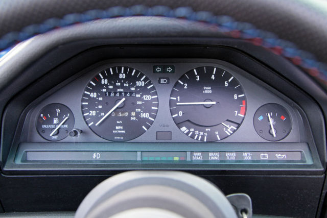 1990 BMW 3-Series Base Sedan 4-Door - photo 9