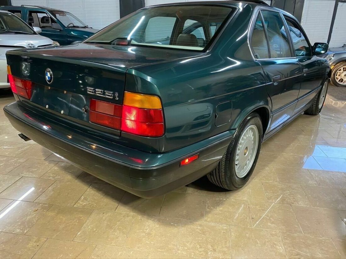 1990 BMW 5-Series 525i 4dr Sedan - photo 3