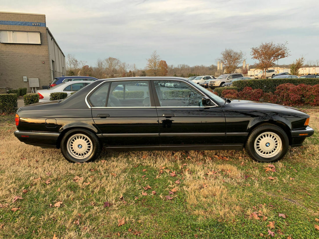 1990 BMW 7-Series 735iL 4dr Sedan - photo 2