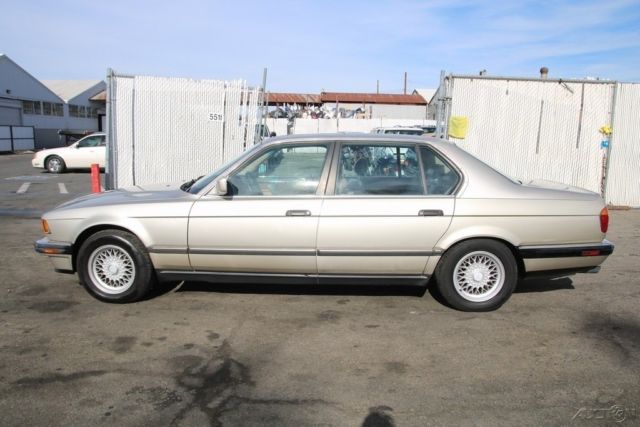 1990 BMW 7-Series 750iL - photo 2