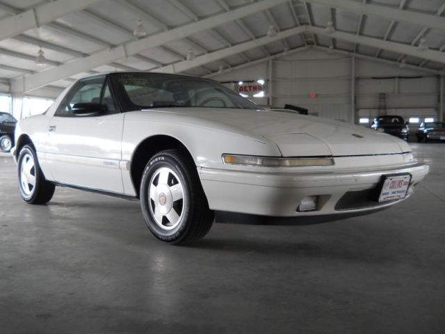1990 Buick Reatta - photo 2