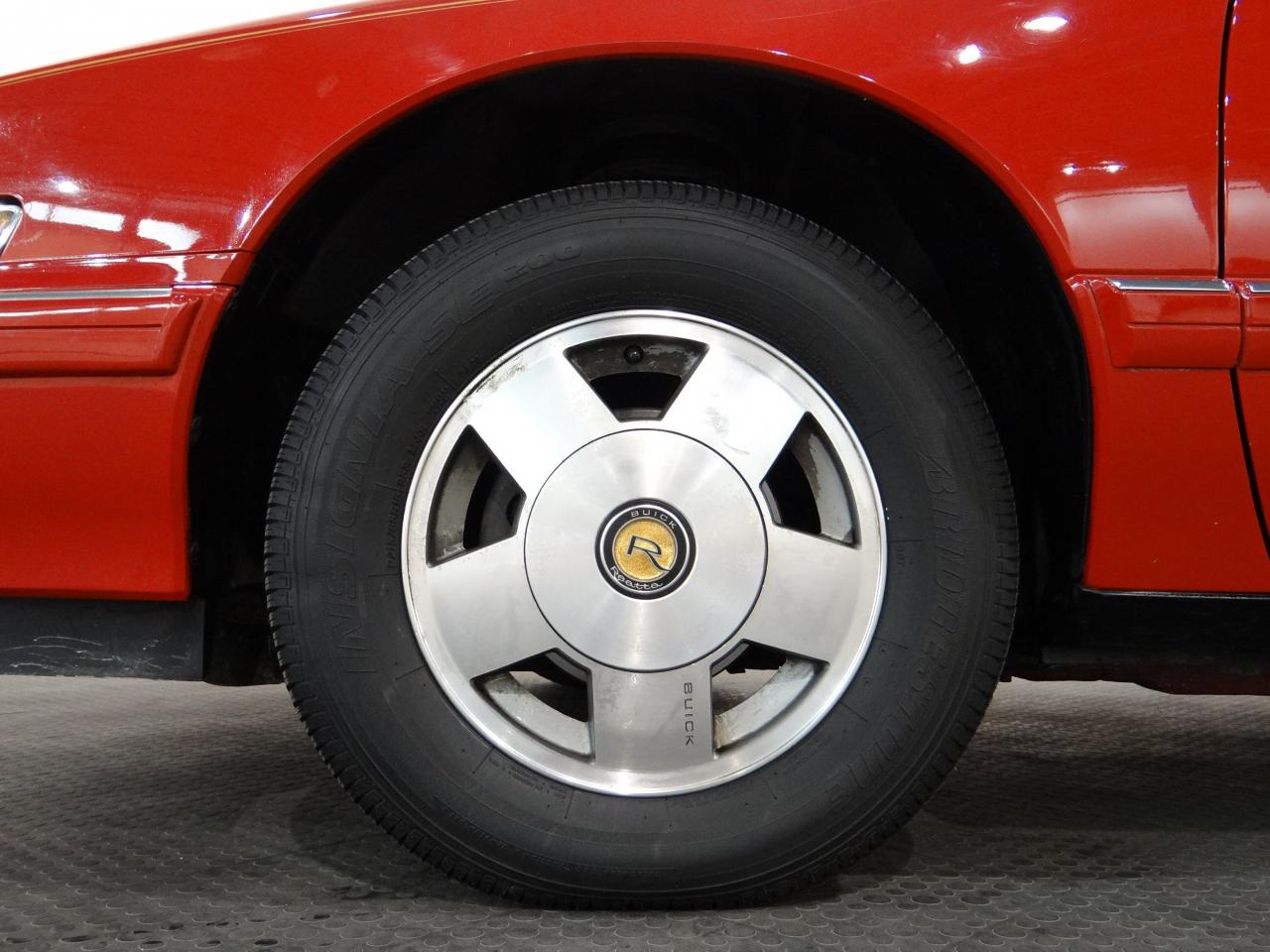 1990 Buick Reatta - photo 10